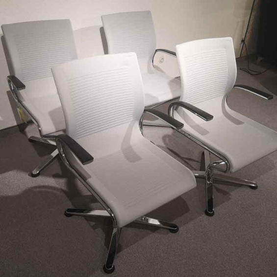DAUPHIN HOME Konferenzsessel/Armlehnstuhl Riola RA 512H  Bezug silber