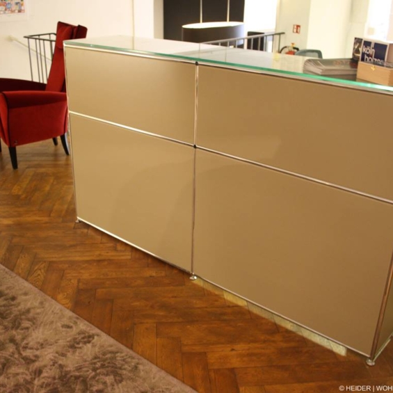 DAUPHIN HOME Schrank/Tresen Modul Lack schlamm/ Chrom / Glas