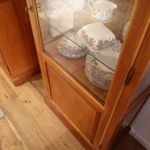 Vitrine Kirschbaum rechts